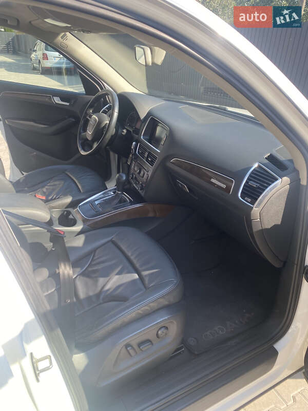 Внедорожник / Кроссовер Audi Q5 2010 в Заречье