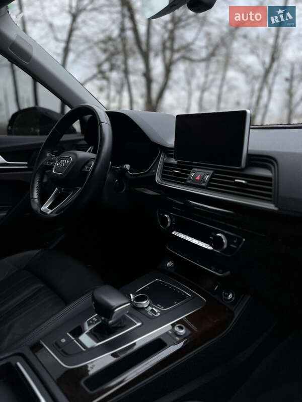 Позашляховик / Кросовер Audi Q5 2018 в Звягелі