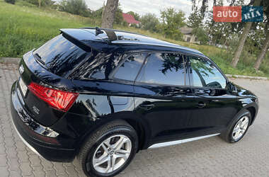 Внедорожник / Кроссовер Audi Q5 2018 в 