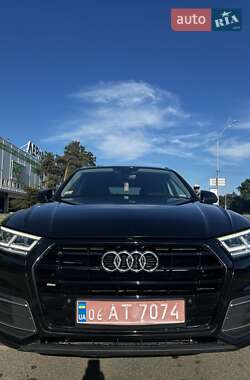 Позашляховик / Кросовер Audi Q5 2019 в Києві