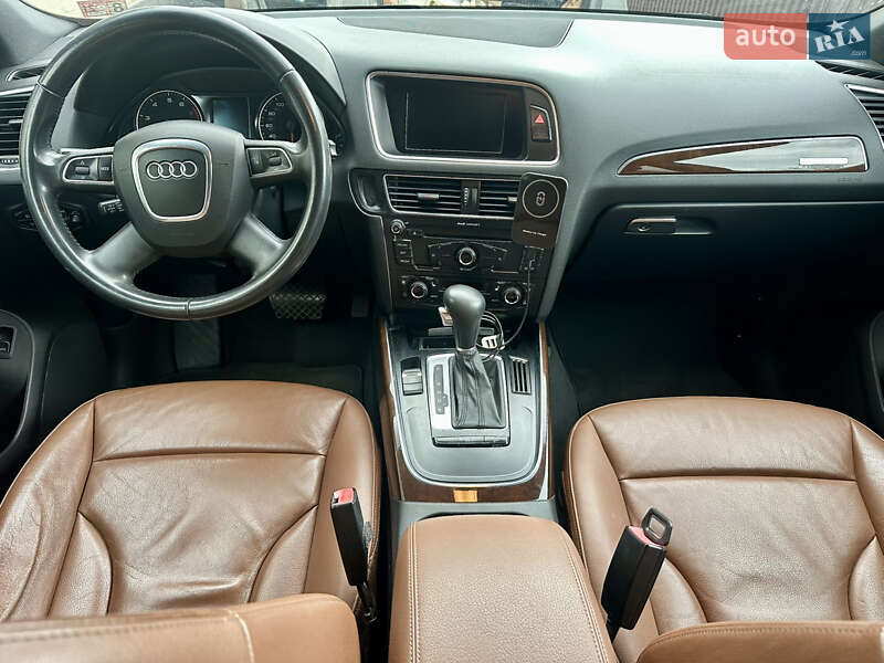 Внедорожник / Кроссовер Audi Q5 2011 в Луцке