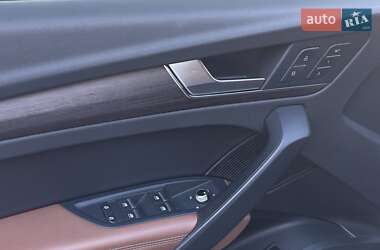 Позашляховик / Кросовер Audi Q5 2021 в 