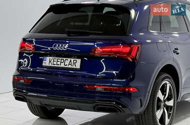 Внедорожник / Кроссовер Audi Q5 2021 в 