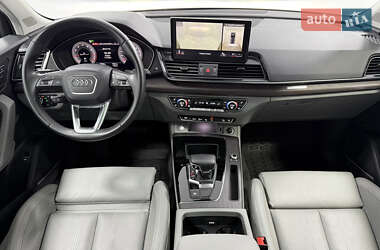 Внедорожник / Кроссовер Audi Q5 2021 в 