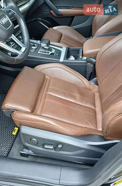 Внедорожник / Кроссовер Audi Q5 2019 в 