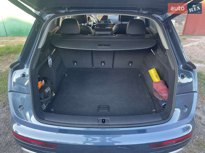 Внедорожник / Кроссовер Audi Q5 2017 в Конотопе