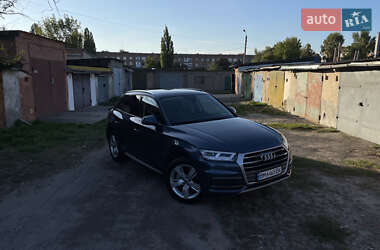 Внедорожник / Кроссовер Audi Q5 2017 в 