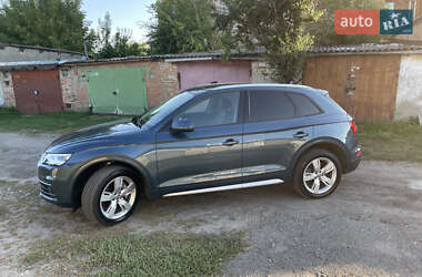 Внедорожник / Кроссовер Audi Q5 2017 в 