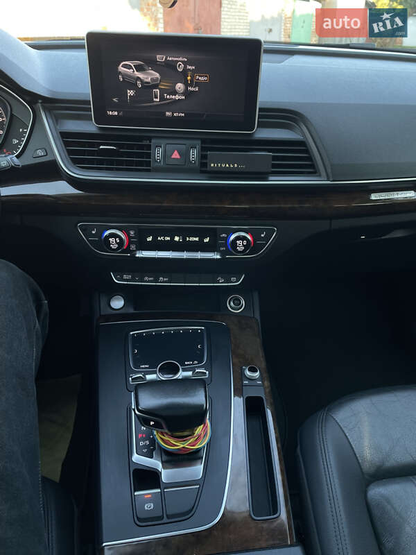 Внедорожник / Кроссовер Audi Q5 2017 в Конотопе