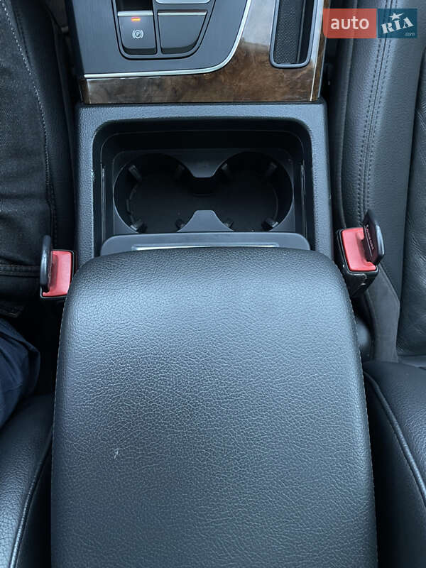 Внедорожник / Кроссовер Audi Q5 2017 в Конотопе