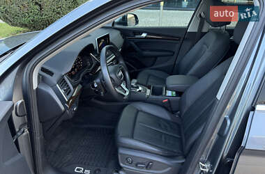 Позашляховик / Кросовер Audi Q5 2018 в 