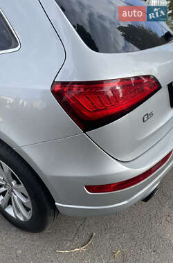 Позашляховик / Кросовер Audi Q5 2013 в 