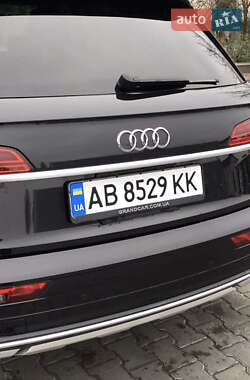 Позашляховик / Кросовер Audi Q5 2020 в 