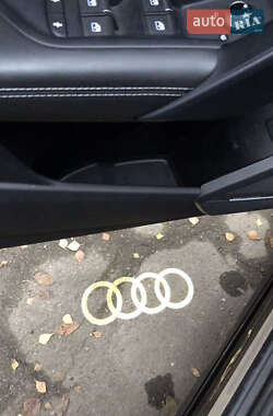 Позашляховик / Кросовер Audi Q5 2020 в 