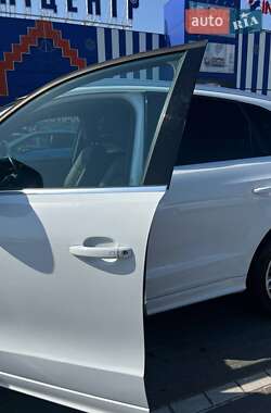 Позашляховик / Кросовер Audi Q5 2013 в 
