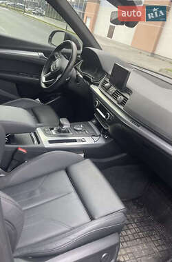 Позашляховик / Кросовер Audi Q5 2020 в 