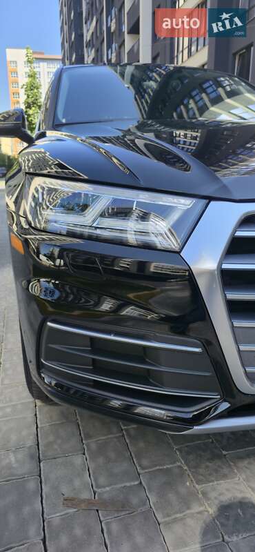 Позашляховик / Кросовер Audi Q5 2020 в Івано-Франківську