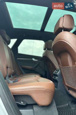 Внедорожник / Кроссовер Audi Q5 2018 в 
