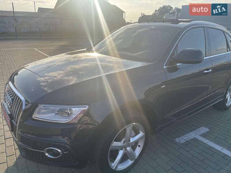 Внедорожник / Кроссовер Audi Q5 2016 в Нововолынске
