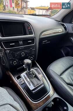 Позашляховик / Кросовер Audi Q5 2010 в 