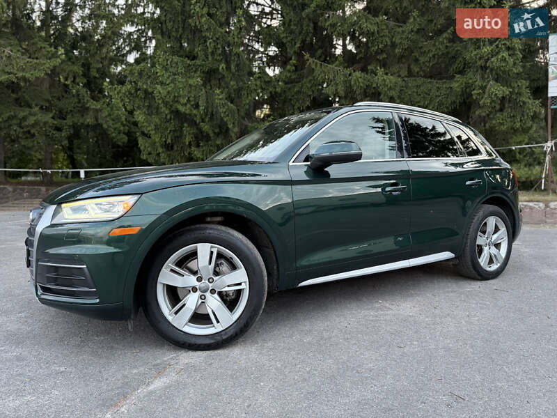 Внедорожник / Кроссовер Audi Q5 2017 в 