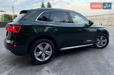 Внедорожник / Кроссовер Audi Q5 2017 в 