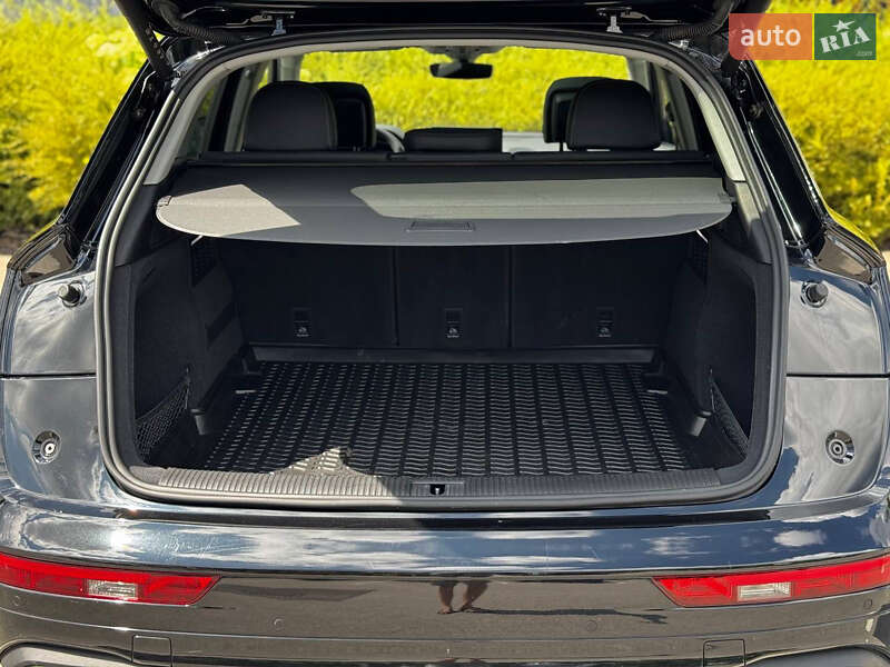 Внедорожник / Кроссовер Audi Q5 2023 в Киеве