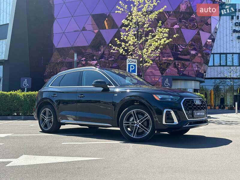 Позашляховик / Кросовер Audi Q5 2020 в 