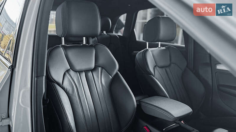 Позашляховик / Кросовер Audi Q5 2023 в Рівному