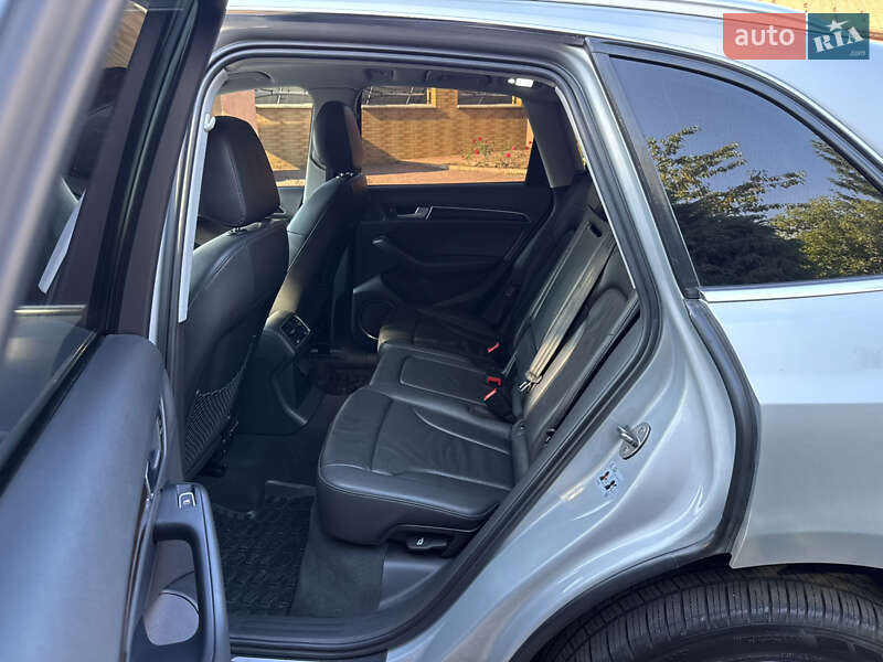 Внедорожник / Кроссовер Audi Q5 2012 в Мукачево