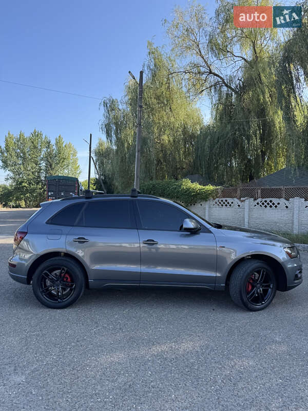 Позашляховик / Кросовер Audi Q5 2015 в Новоселиці