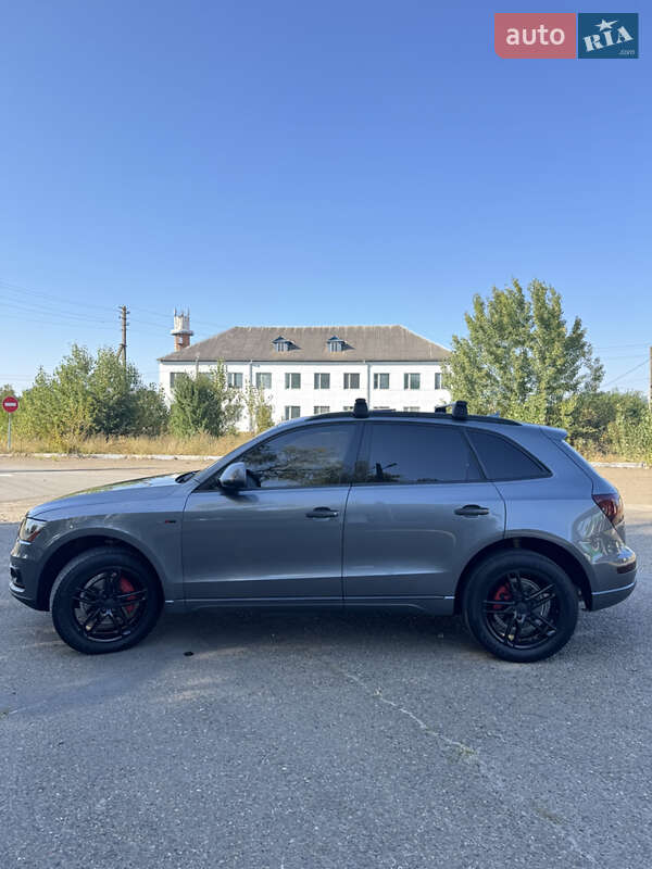 Внедорожник / Кроссовер Audi Q5 2015 в Новоселице