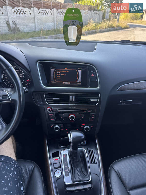 Внедорожник / Кроссовер Audi Q5 2015 в Новоселице