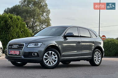Внедорожник / Кроссовер Audi Q5 2015 в 