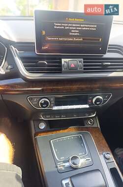 Внедорожник / Кроссовер Audi Q5 2017 в 