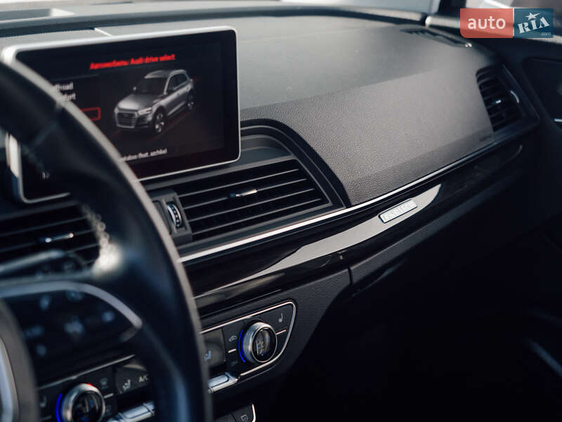 Внедорожник / Кроссовер Audi Q5 2017 в Кременчуге