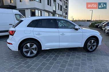 Позашляховик / Кросовер Audi Q5 2023 в 