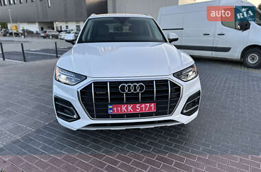 Позашляховик / Кросовер Audi Q5 2023 в 