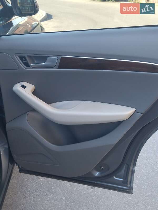 Внедорожник / Кроссовер Audi Q5 2012 в Чернигове