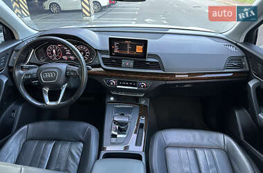 Позашляховик / Кросовер Audi Q5 2018 в 