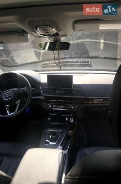 Внедорожник / Кроссовер Audi Q5 2018 в 