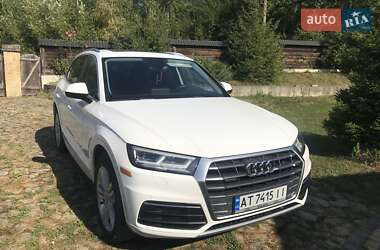 Внедорожник / Кроссовер Audi Q5 2018 в 