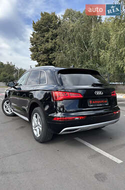 Внедорожник / Кроссовер Audi Q5 2018 в 