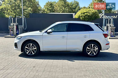 Позашляховик / Кросовер Audi Q5 2022 в 