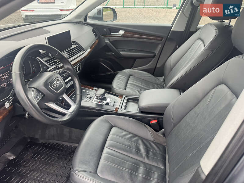 Внедорожник / Кроссовер Audi Q5 2018 в Луцке