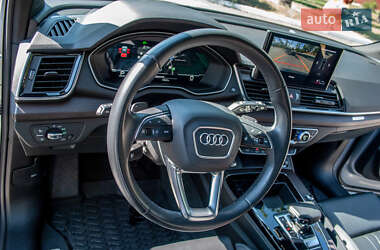 Внедорожник / Кроссовер Audi Q5 2022 в 