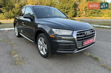 Позашляховик / Кросовер Audi Q5 2018 в 