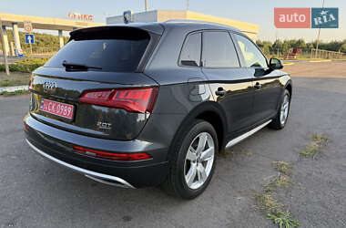 Позашляховик / Кросовер Audi Q5 2018 в 