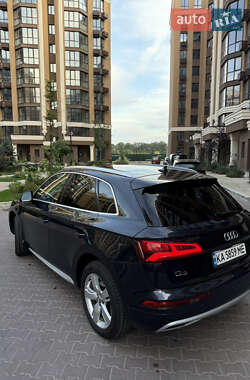 Позашляховик / Кросовер Audi Q5 2018 в 