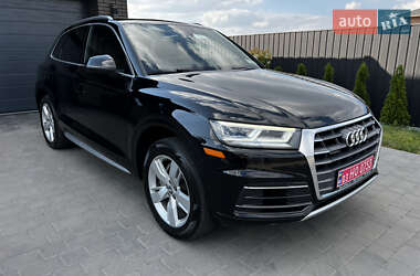 Внедорожник / Кроссовер Audi Q5 2018 в 